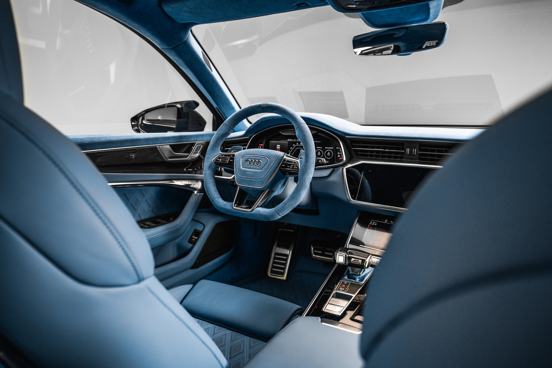 Nahaufnahme Innenraum blaues Individual Interieur 